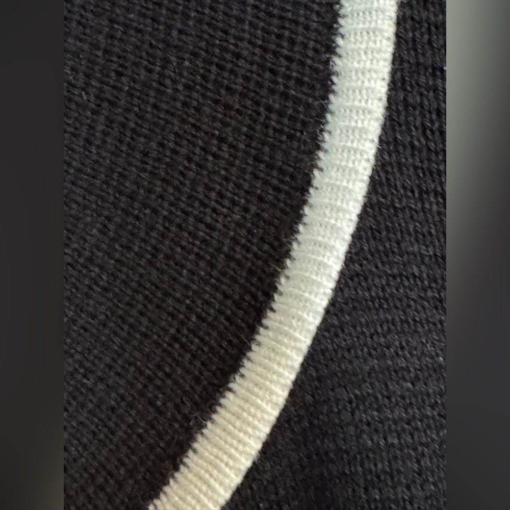 Nieman Marcus Exclusive Cardigan NWOT - Picture 4 of 5